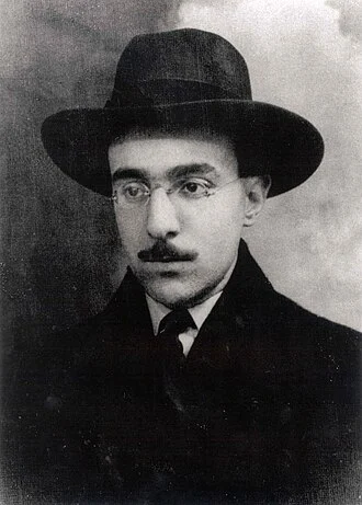 Fernando Pessoa height profile photo