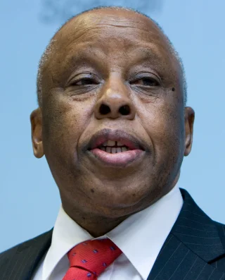 Festus Mogae height profile photo