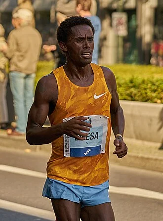 Feyisa Lilesa height profile photo