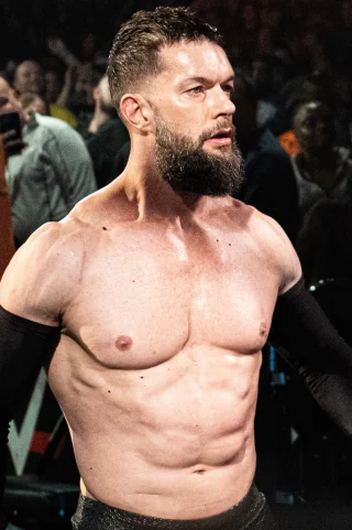 Finn Bálor height profile photo