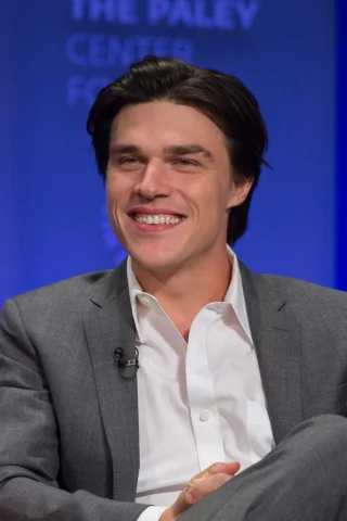 Finn Wittrock height profile photo