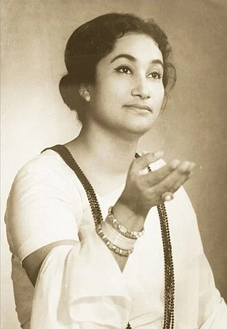 Firoza Begum (singer) height profile photo