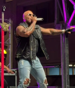 Flo Rida height profile photo