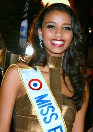 Flora Coquerel height profile photo