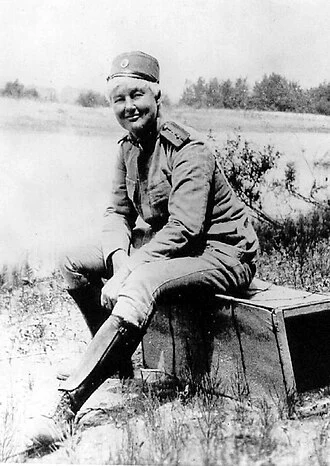 Flora Sandes height profile photo
