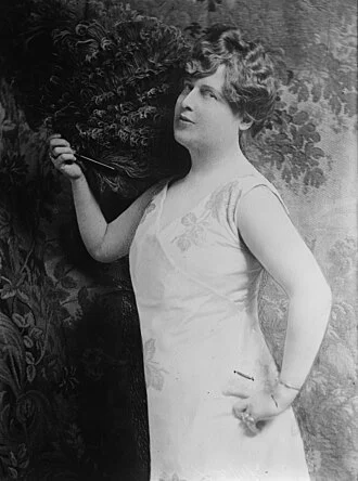 Florence Foster Jenkins height profile photo