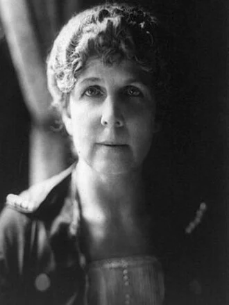 Florence Harding height profile photo