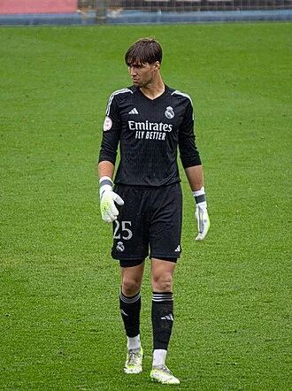 Fran González (footballer, born 2005) height profile photo