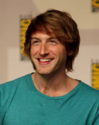 Fran Kranz height profile photo