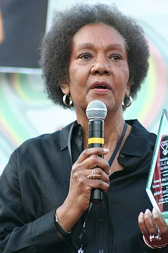 Frances Cress Welsing height profile photo