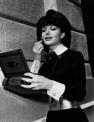 Francine York height profile photo