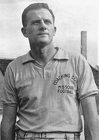 Frank Broyles height profile photo