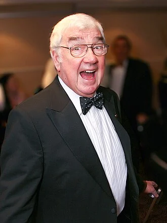 Frank Carson height profile photo