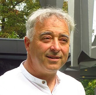 Frank Cottrell-Boyce height profile photo