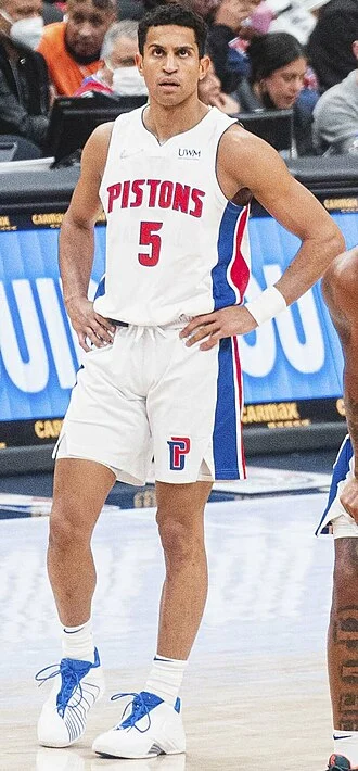 Frank Jackson (basketball) height profile photo
