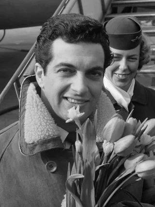 Frankie Vaughan height profile photo