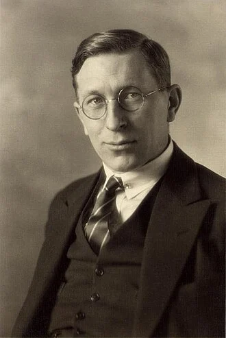 Frederick Banting height profile photo