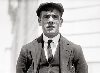 Frederick Fleet height profile photo