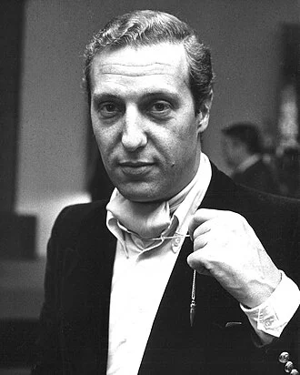 Frederick Forsyth height profile photo