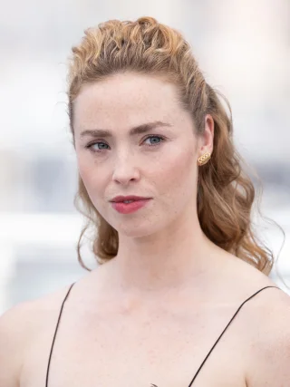 Freya Mavor height profile photo