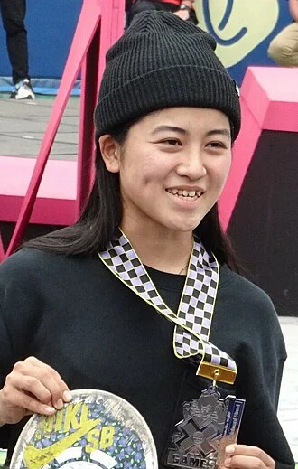 Funa Nakayama height profile photo