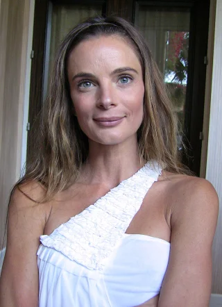 Gabrielle Anwar height profile photo