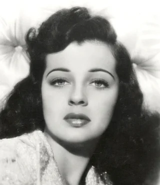Gail Russell height profile photo