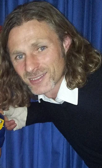 Gareth Ainsworth height profile photo