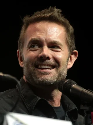 Garret Dillahunt height profile photo