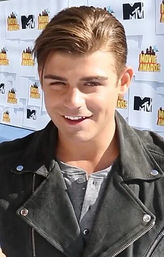 Garrett Clayton height profile photo