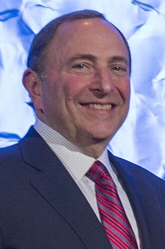 Gary Bettman height profile photo