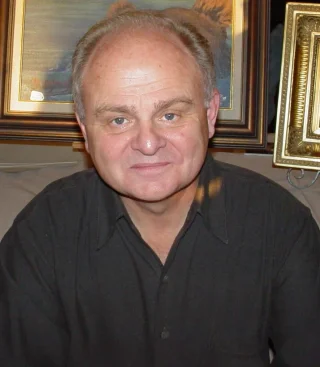 Gary Burghoff height profile photo