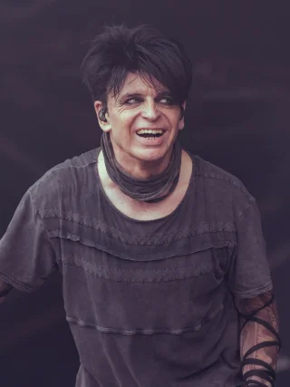 Gary Numan height profile photo