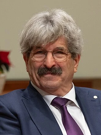 Gary Ruvkun height profile photo