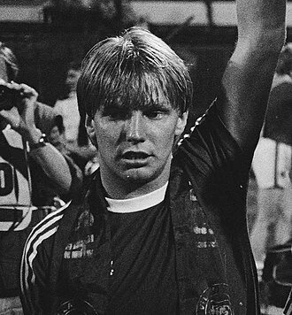 Gary Shaw (footballer, born 1961) height profile photo