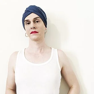 Gavilán Rayna Russom height profile photo