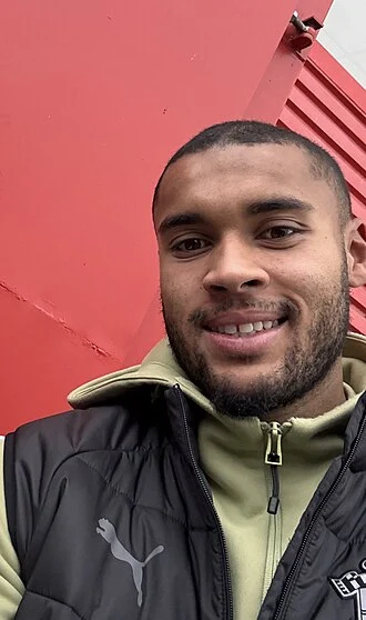 Gavin Bazunu height profile photo