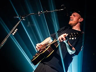 Gavin James (singer) height profile photo