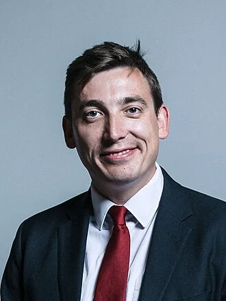 Gavin Shuker height profile photo