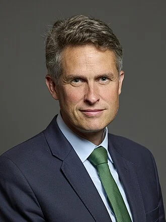 Gavin Williamson height profile photo