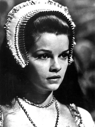 Geneviève Bujold height profile photo