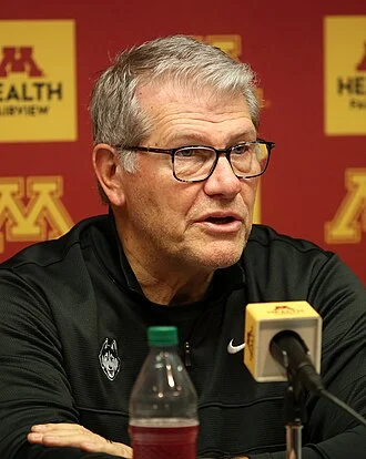 Geno Auriemma height profile photo