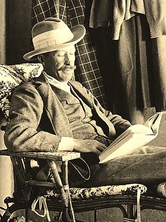 George Herbert, 5th Earl of Carnarvon height profile photo