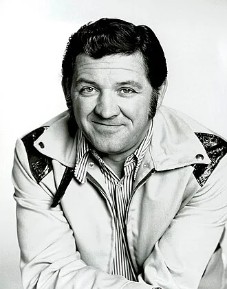 George Lindsey height profile photo
