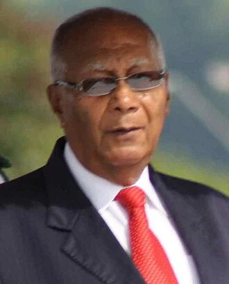 George Maxwell Richards height profile photo