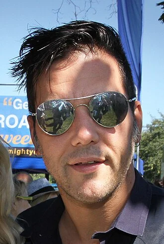 George Stroumboulopoulos height profile photo