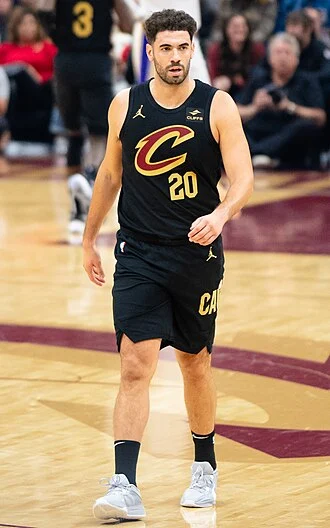 Georges Niang height profile photo