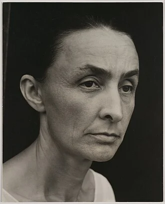 Georgia O'Keeffe height profile photo