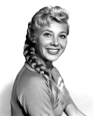 Georgine Darcy height profile photo