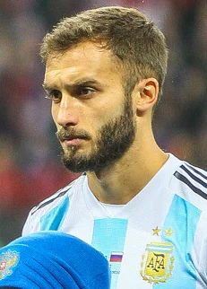 Germán Pezzella height profile photo